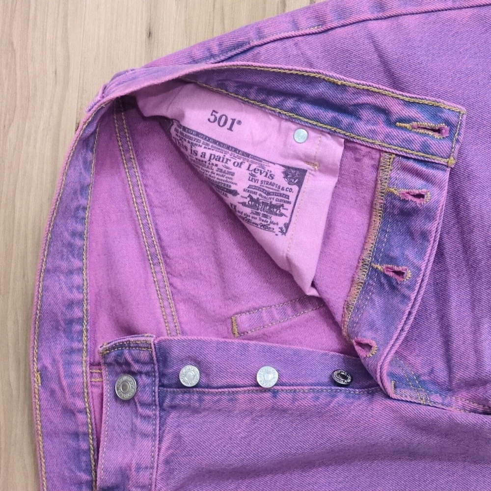 Pristine Levi's 501 '90s Purple Jeans Women's Size 29x30 - Picture 4 of 16